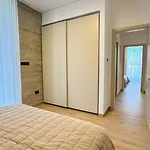 Malberry Park 304 - Modern 2 Bedroom Apartment With Pool, Gym, Jaccuzi