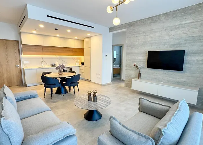 Malberry Park 304 - Modern 2 Bedroom Apartment With Pool, Gym, Jaccuzi