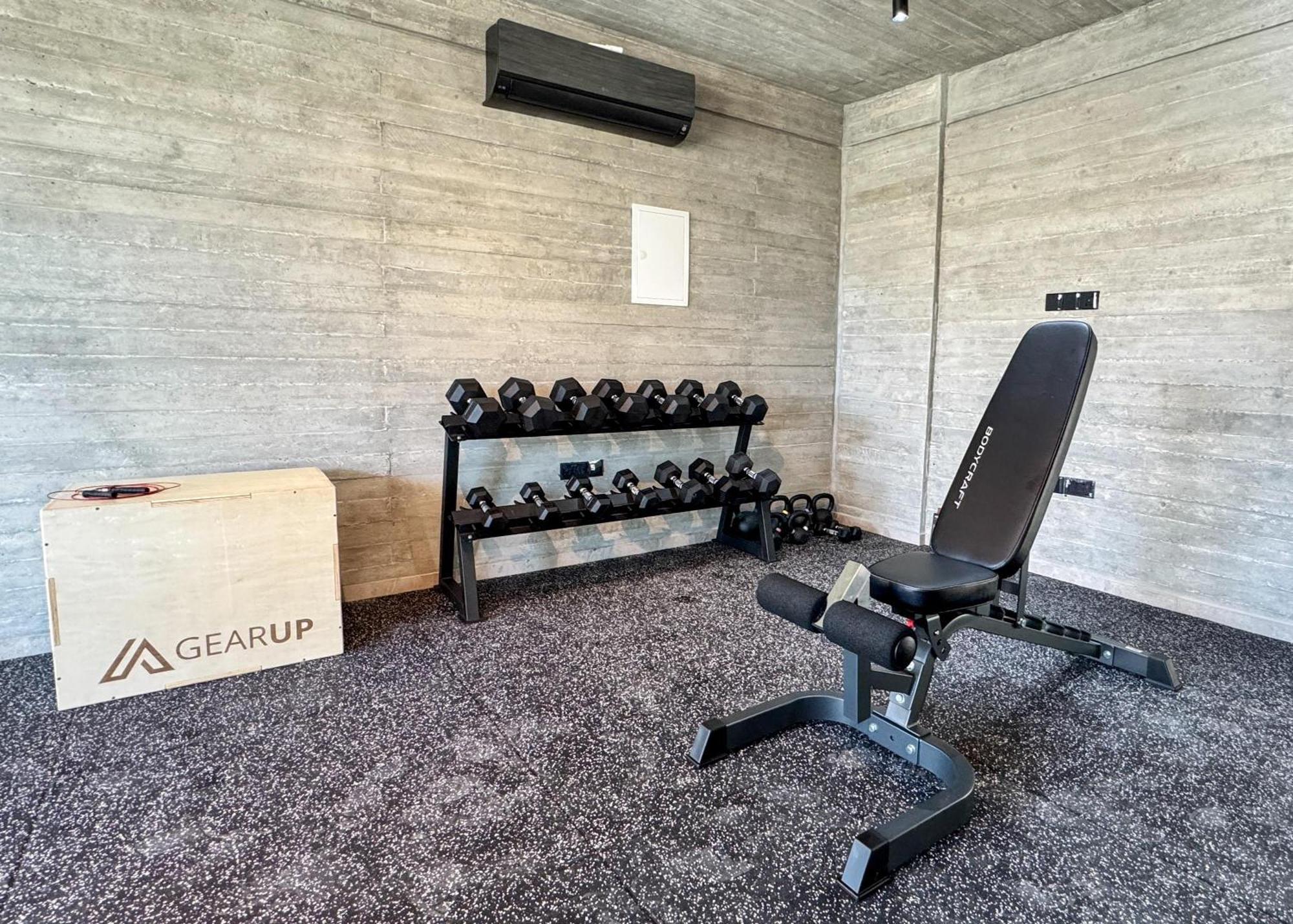 Malberry Park 304 - Modern 2 Bedroom With Pool, Gym, Jaccuzi Apartment *